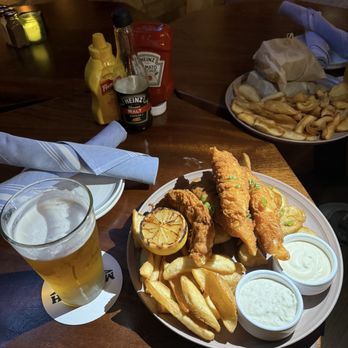 Monarch Ocean Pub - Fish and chips - Gastropubs Near Me - Del Mar, California Monarch Ocean Pub - Fish and chips - Gastropubs Near Me - Del Mar, California