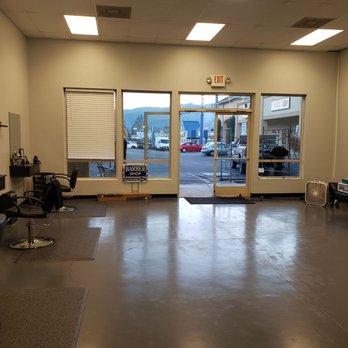 Upper Cuts Salon - Hair Salons Near Me - Sutherlin, Oregon