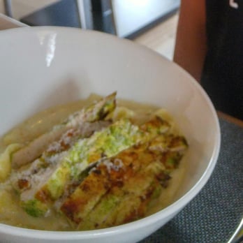 Local Bistro - Alfredo with chicken. Even something so "simple" is soooo tasty! - Italian Near Me - Scottsdale, Arizona