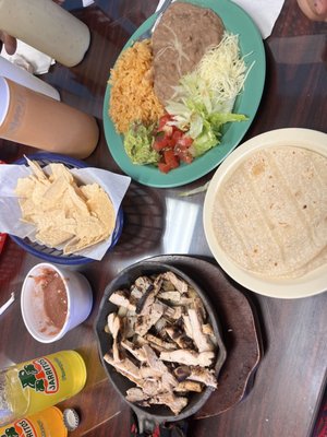 Dona Mary - Antojitos Mexicanos by null