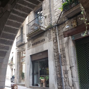 Volver - Right across from Espresso Mafia - Argentine Near Me - Girona, GI