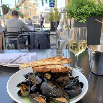 Row 34 - Seaport - Cider Steamed Mussels - New American Near Me - Boston, Massachusetts