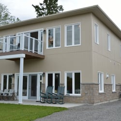 1840 Guest House - Rear view with balcony scenic view of Rideau canal