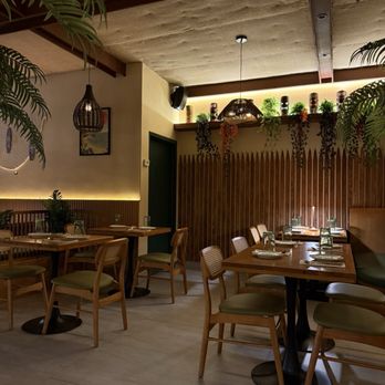 Palm Street - Interior | IG & TikTok @territheplatypus.eatz - Salad Near Me - New York, New York Palm Street - Interior | IG & TikTok @territheplatypus.eatz - Salad Near Me - New York, New York