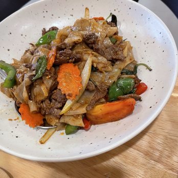 Ari's Thai Eatery - Pad thai - Thai Near Me - Azusa, California