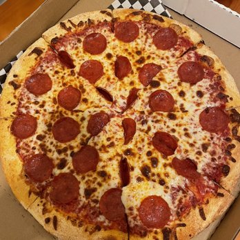 Slicey's Pizza - Pepperoni pizza - Salad Near Me - Los Angeles, California Slicey's Pizza - Pepperoni pizza - Salad Near Me - Los Angeles, California