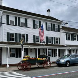 The Griswold Inn - Exterior