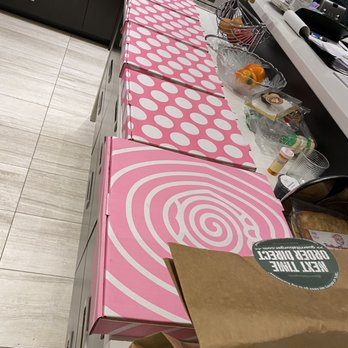 Blondie’s Pizza - Lots of pizzas for just 4 people - Pizza Near Me - Mississauga, Ontario