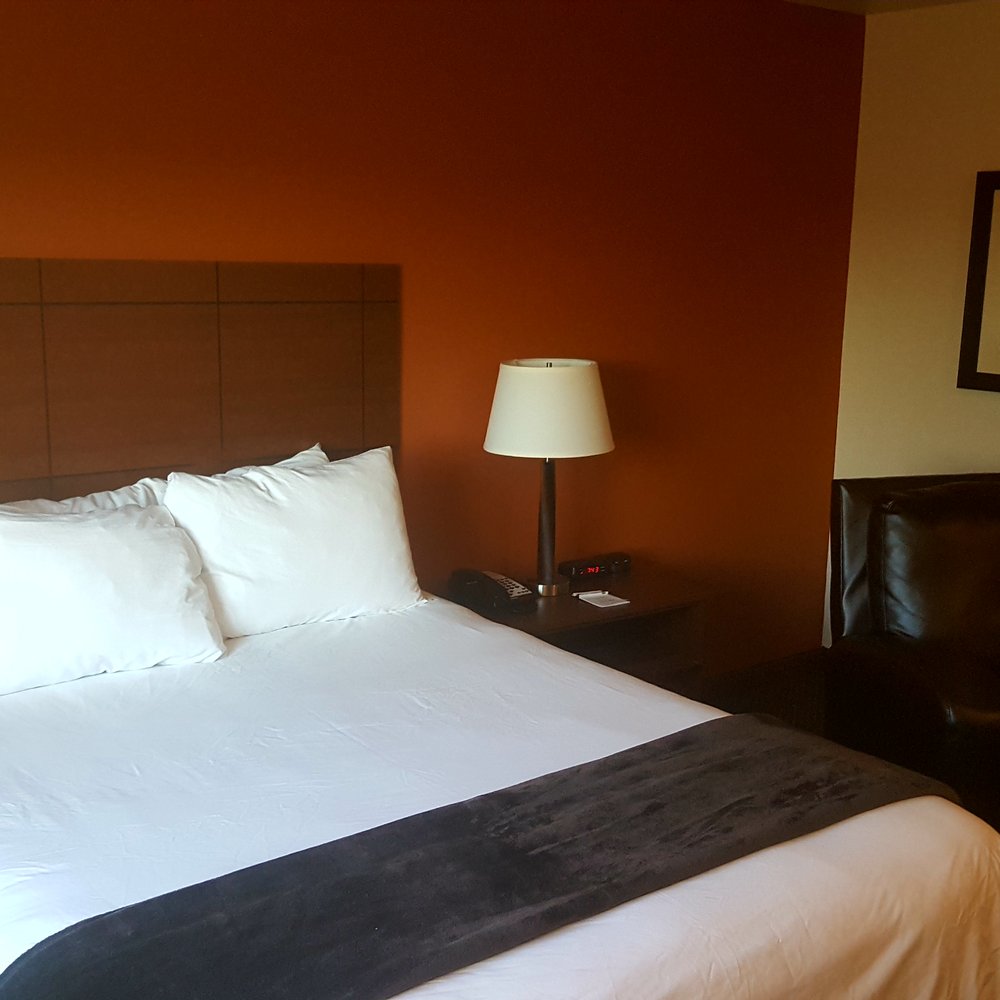 My Place Hotel-Sioux Falls, SD - Bed + easy chair. - Hotels Near Me - Sioux Falls, South Dakota My Place Hotel-Sioux Falls, SD - Bed + easy chair. - Hotels Near Me - Sioux Falls, South Dakota