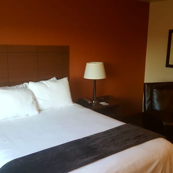 My Place Hotel-Sioux Falls, SD - Bed + easy chair. - Hotels Near Me - Sioux Falls, South Dakota My Place Hotel-Sioux Falls, SD - Bed + easy chair. - Hotels Near Me - Sioux Falls, South Dakota