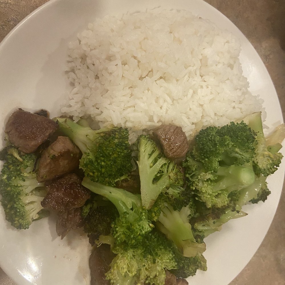 Kimono - Steak with Broccoli & Steamed Rice - Japanese Near Me - Winston-Salem, North Carolina