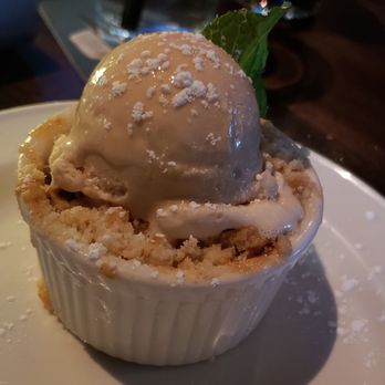 Yard House - mini peach apple cobbler - New American Near Me - Denver, Colorado