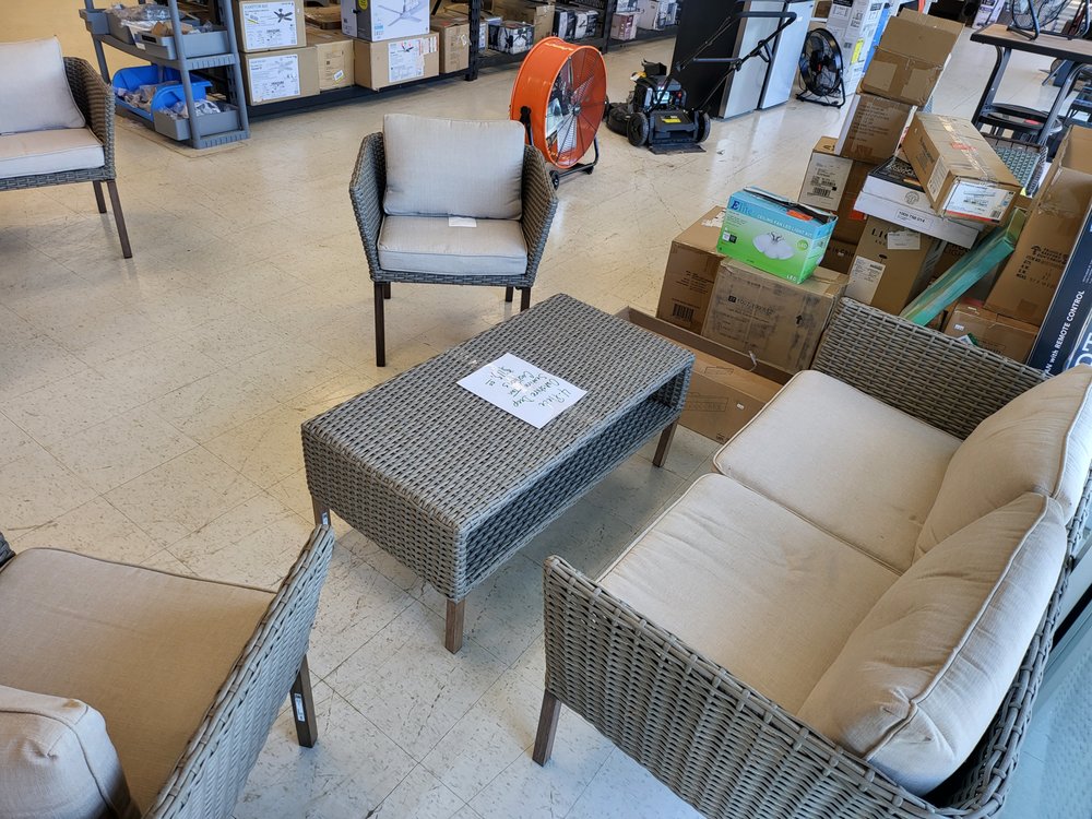 J & J DISCOUNT DEPOT Updated October 2024 192 Dawson Village Way N