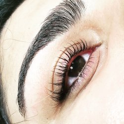Nail Story - Lash lifting.