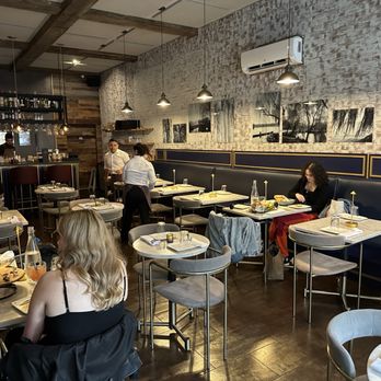 Willow Vegan Bistro - Interior - Vegan Near Me - New York, New York Willow Vegan Bistro - Interior - Vegan Near Me - New York, New York