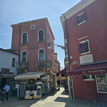 Isola di Burano - Landmarks & Historical Buildings Near Me - Venezia, VE Isola di Burano - Landmarks & Historical Buildings Near Me - Venezia, VE