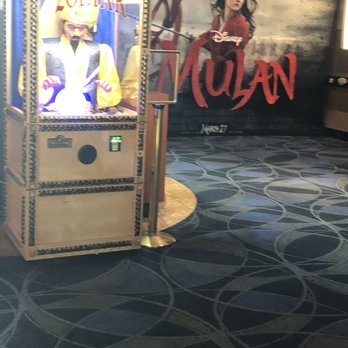 Sierra Vista Cinemas 16 - Inside - Cinema Near Me - Clovis, California Sierra Vista Cinemas 16 - Inside - Cinema Near Me - Clovis, California