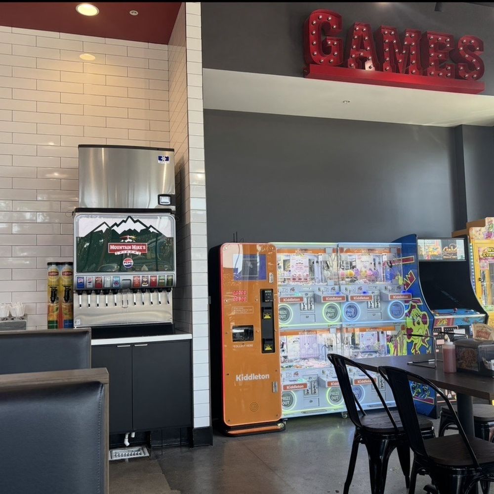Mountain Mike's Pizza - Arcade games - Chicken Wings Near Me - Pasadena, California