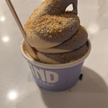 Mooney’s Pizza - Custard with graham cracker sprinkles - Pizza Near Me - Long Beach, California