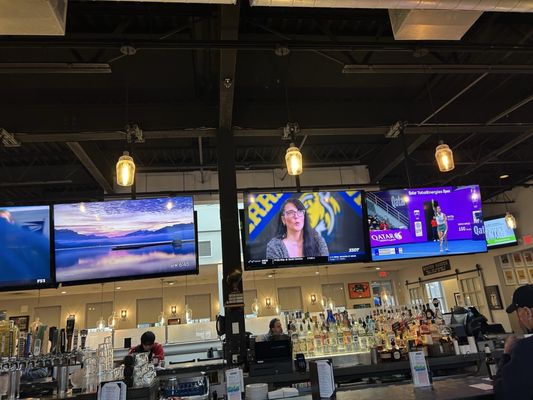 Laura’s Bar and Grill by null