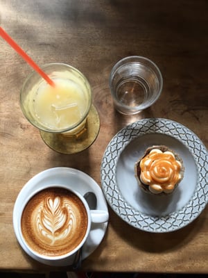 Cafe Bibliotic Hello! by null
