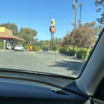 Carl's Jr - Fast Food Near Me - Madera, California Carl's Jr - Fast Food Near Me - Madera, California