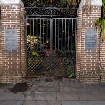 Old Charleston Walking Tours - Walking Tours Near Me - Charleston, South Carolina Old Charleston Walking Tours - Walking Tours Near Me - Charleston, South Carolina