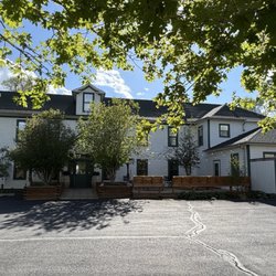 The Historic Elk Mountain Hotel - Exterior, parking area