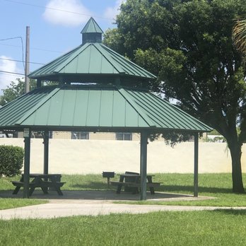 Betty Booth Robert Park - Picnic pavilions. - Parks Near Me - Davie, Florida