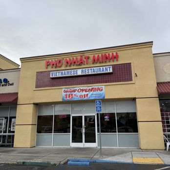 Pho Nhat Minh - Entrance. Notice the 10% off sign as of March 2025 - Vietnamese Near Me - San Jose, California Pho Nhat Minh - Entrance. Notice the 10% off sign as of March 2025 - Vietnamese Near Me - San Jose, California