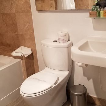 Su Casa Venice Beach - Bathroom - Hotels Near Me - Venice, California Su Casa Venice Beach - Bathroom - Hotels Near Me - Venice, California
