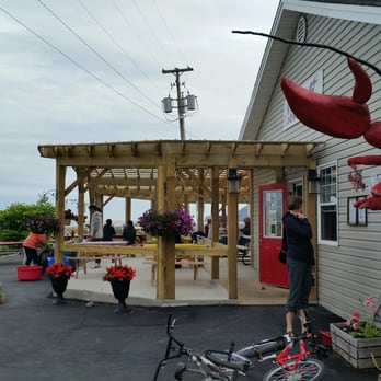 Alma Lobster Shop - Seafood Markets Near Me - Alma, New Brunswick