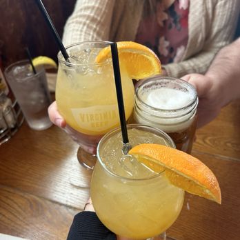 Yorktown Pub - Mimosas and beer - Pubs Near Me - Yorktown, Virginia Yorktown Pub - Mimosas and beer - Pubs Near Me - Yorktown, Virginia