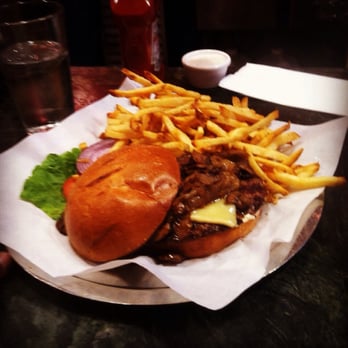 Mo's Grill - Burgers Near Me - San Francisco, California
