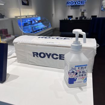 ROYCE Chocolate - Hand sanitizer provided - Chocolatiers & Shops Near Me - Bellevue, Washington