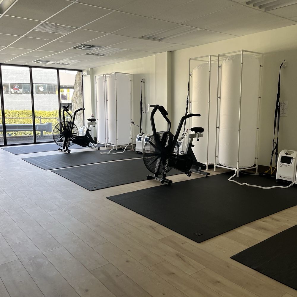 Longevity Lab - Longevity Lab's EWOT - exercise with oxygen therapy room - Health Coach Near Me - Pittsburgh, Pennsylvania