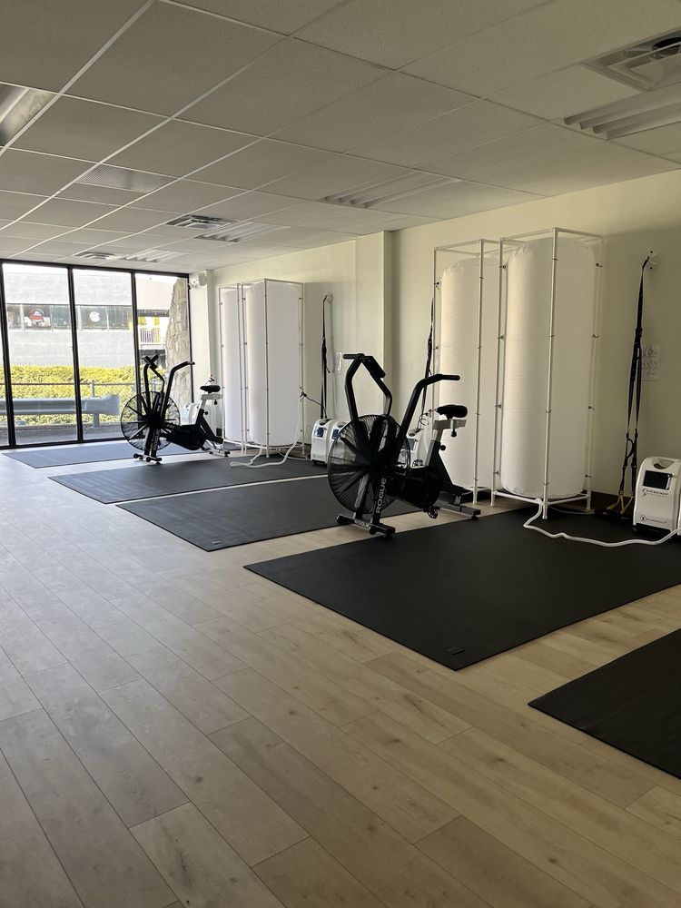 Longevity Lab - Longevity Lab's EWOT - exercise with oxygen therapy room - Health Coach Near Me - Pittsburgh, Pennsylvania Longevity Lab - Longevity Lab's EWOT - exercise with oxygen therapy room - Health Coach Near Me - Pittsburgh, Pennsylvania