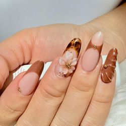 LV Nail Lounge