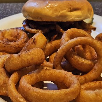 Moo Moo's Burger Barn - BBQ Burger and Onion rings - Burgers Near Me - Rocklin, California