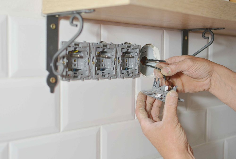 Slide of 1095 Handyman Services