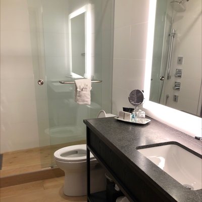 Peaks Hotel & Suites by null