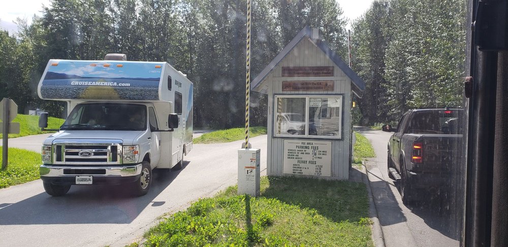 Russian River Ferry & Campground Logo