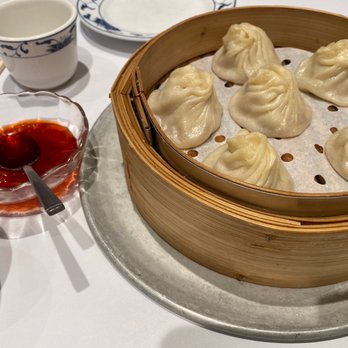 Yank Sing - Dumplings with pork and soup inside, to begin! - Dim Sum Near Me - San Francisco, California Yank Sing - Dumplings with pork and soup inside, to begin! - Dim Sum Near Me - San Francisco, California
