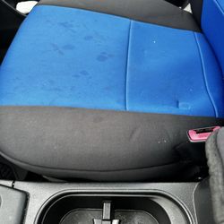 Metro Car Wash - The seat was dirty and after the manager came to my car he didn't notice that the seat obviously wasn't cleaned properly.