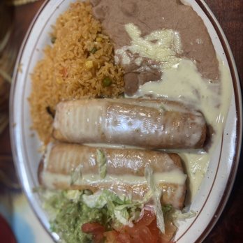 Casa Maria’s - a plate of mexican food - Mexican Near Me - Chouteau, Oklahoma