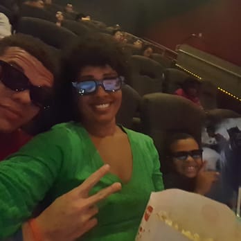 AMC Gulf Pointe 30 - Hanging with the fam! - Cinema Near Me - Houston, Texas