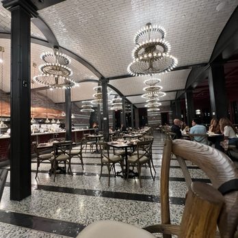 Felina Summit - Interior dining room - Italian Near Me - Summit, New Jersey