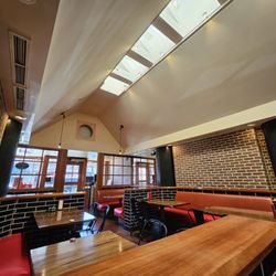 Curry Hyuga - Restaurant, interesting and bold decor