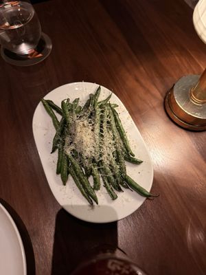 Vinny Toronto - Restaurant & Vinyl Bar by null