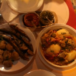 Tasca la Marea - Sardinas fritas con papas arrugadas y mojo y cherne encebollado!